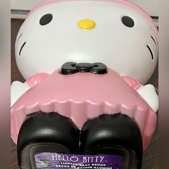 Hello Kitty Halloween Witch Blow Mold - Picture 8 of 12